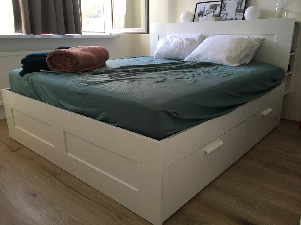 IKEA BRIMNES bedframe met opbergruimte en hoofdbord, Ophalen, Gebruikt, Tweepersoons