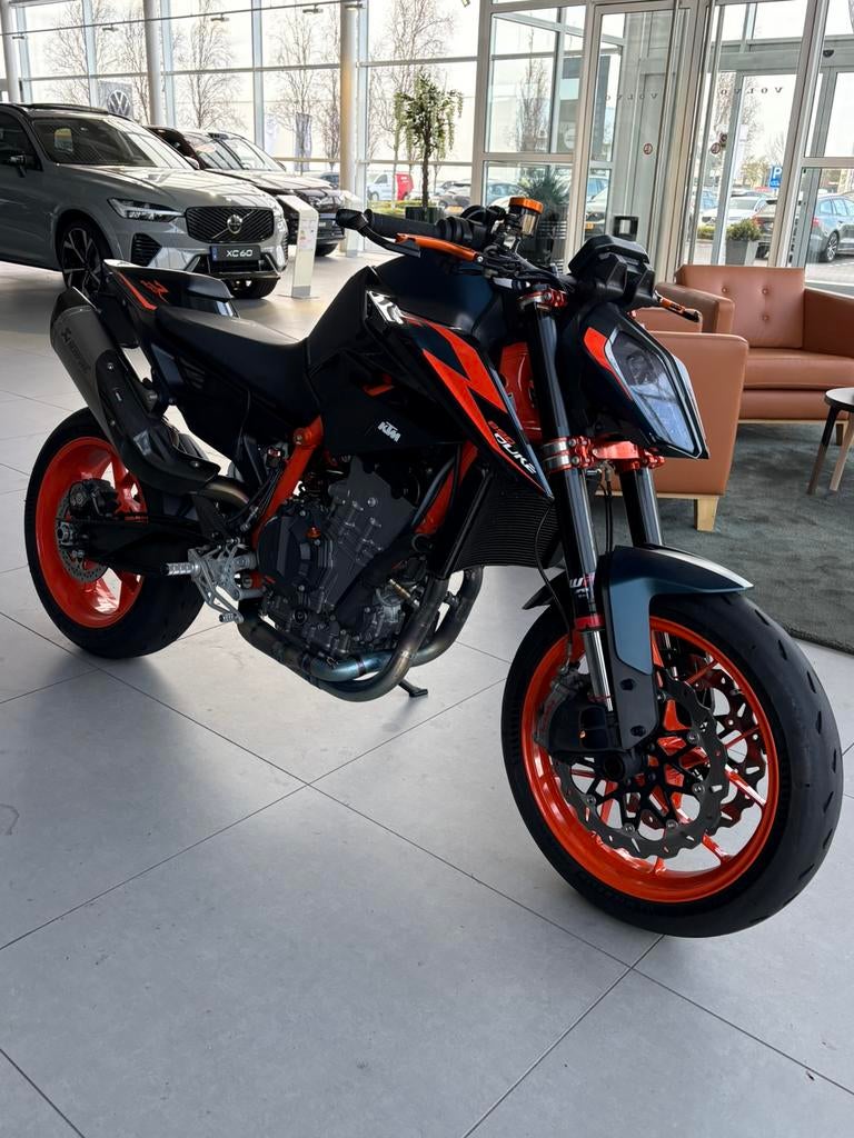 KTM DUKE 890R - 2024 - met 2 jaar fabrieksgarantie, 2 cilinders, Motorrijbewijs A, Gebruikt, 900 cc