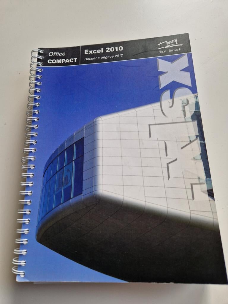 Office Compact Excel 2010 - Herz. uitgave 2012, Ophalen of Verzenden, Gelezen, Software, Van Buurt