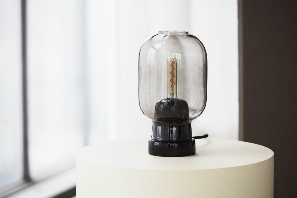 Normann Copenhagen Amp Tafellamp - Zwart/Smoke, Ophalen of Verzenden, Zo goed als nieuw, Glas, Minder dan 100 cm
