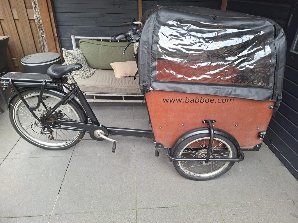 Babboe Big-E bakfiets met regenkap en zomerkap, Fietsen en Brommers, Fietsen | Bakfietsen, 4 kinderen of meer, Gebruikt, Elektrisch