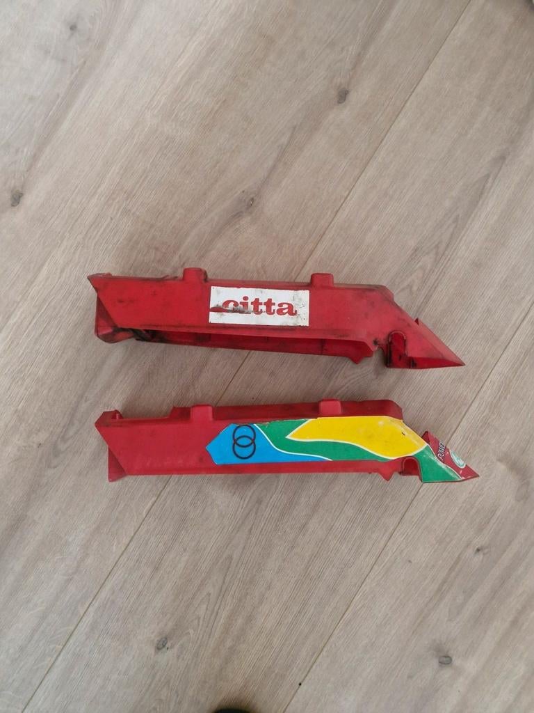 Citta  achterkap rood met stickers, Ophalen of Verzenden, Gebruikt, Kap, Citta