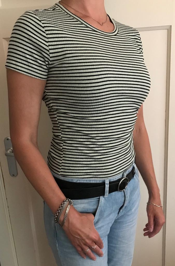 Nieuw strak gestreept shirtje van ribtricot (JDY), Kleding | Dames, T-shirts, Maat 38/40 (M), Overige kleuren, Nieuw, Ophalen of Verzenden