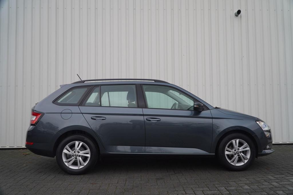 Skoda Fabia Combi 1.0 TSI 95pk Ambition | Stoelverwarming |, Auto's, Skoda, Voorwielaandrijving, 12 maanden, Stof, Gebruikt