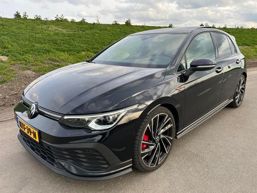 Volkswagen Golf, 2.0 TSI GTI Clubsport Pano/H&K/MatrixBomvol, 1363 kg, 4 cilinders, 1984 cc, Zwart