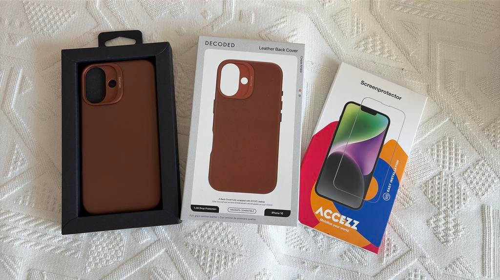 Decoded leren Iphone 16 hoes + nieuwe screenprotector, Ophalen, Zo goed als nieuw