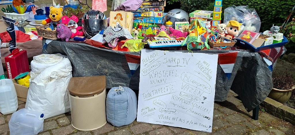 Geen volk Koningsdag kleedjes verkoop tuin vrijmarkt dus, Ophalen