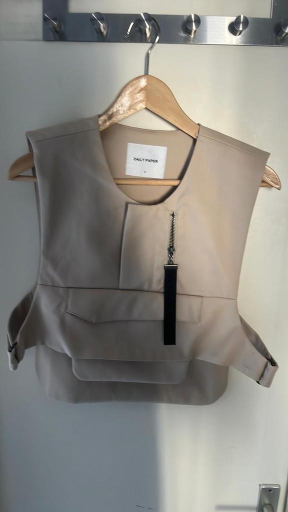 Daily Paper Edone vest, Ophalen of Verzenden, Nieuw, Beige
