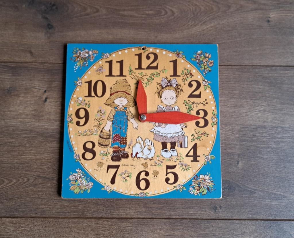 Vintage houten klok, Sarah Kay, 24,5 bij 24,5 cm, Ophalen of Verzenden