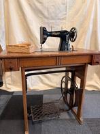 Pfaff 30 Antieke naaimachine met tafel en trapwiel, Ophalen