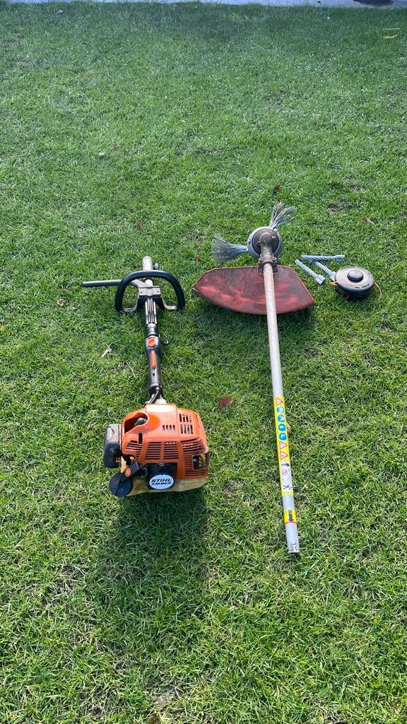 Stihl bosmaaier met draadkop en borstel ,km 85,, Tuin en Terras, Ophalen of Verzenden, Gebruikt, 30 tot 50 cm, Benzine