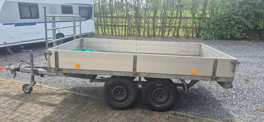 Henra Plateauwagen Tandemasser 1984 - 2000 kg laadvermogen, Ophalen