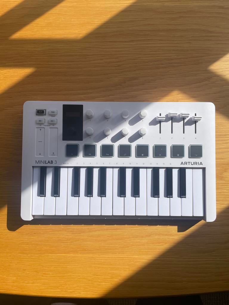 Arturia MiniLab 3 MIDI-keyboard met kabel, Muziek en Instrumenten, Ophalen of Verzenden, Zo goed als nieuw