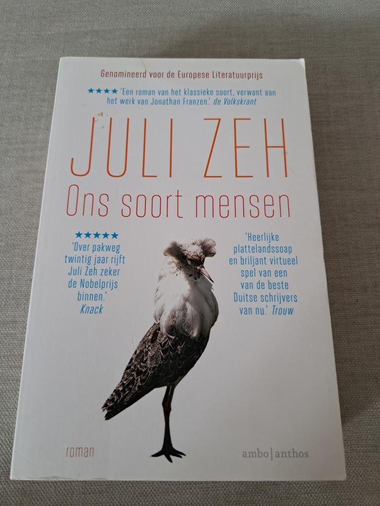 Juli Zeh - Ons Soort Mensen (Roman), Boeken, Romans, Zo goed als nieuw, Europa overig, Ophalen of Verzenden