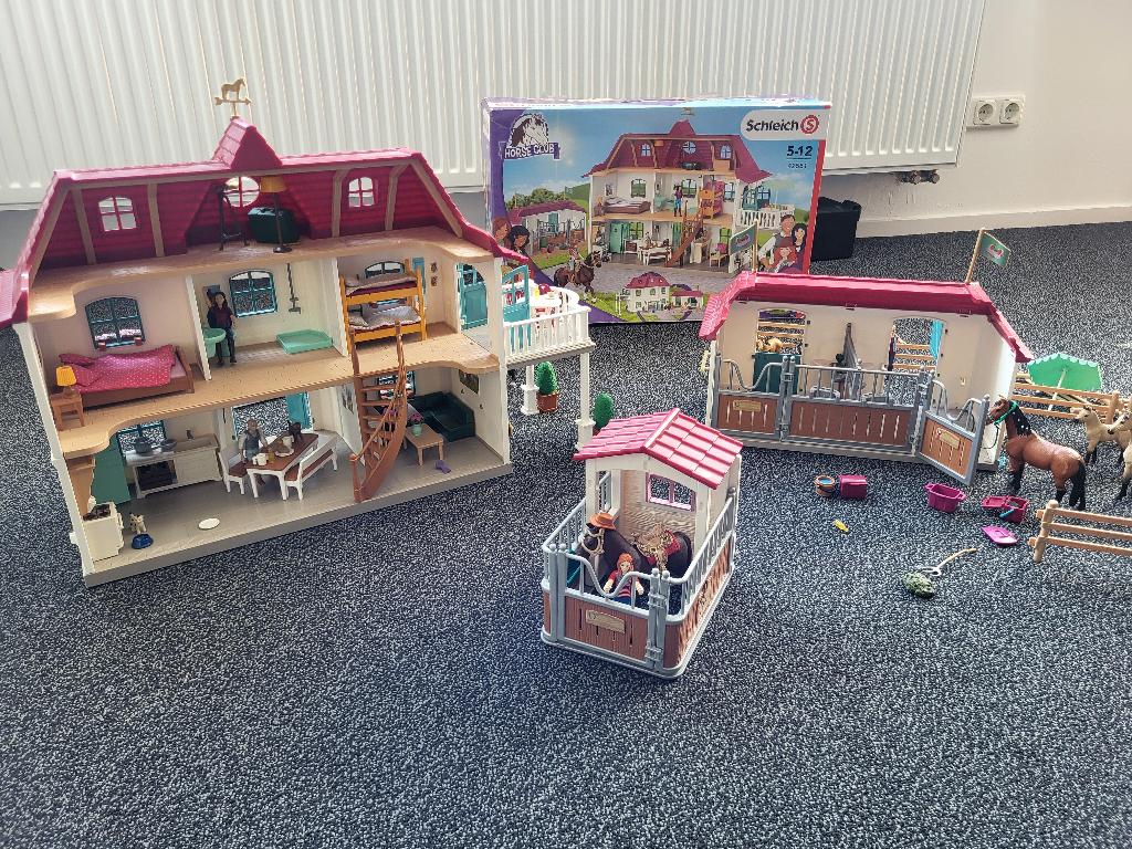 Schleich Horse Club Landhuis en stal bij meer 42551 en 42369, Ophalen of Verzenden, Gebruikt, Jongen of Meisje