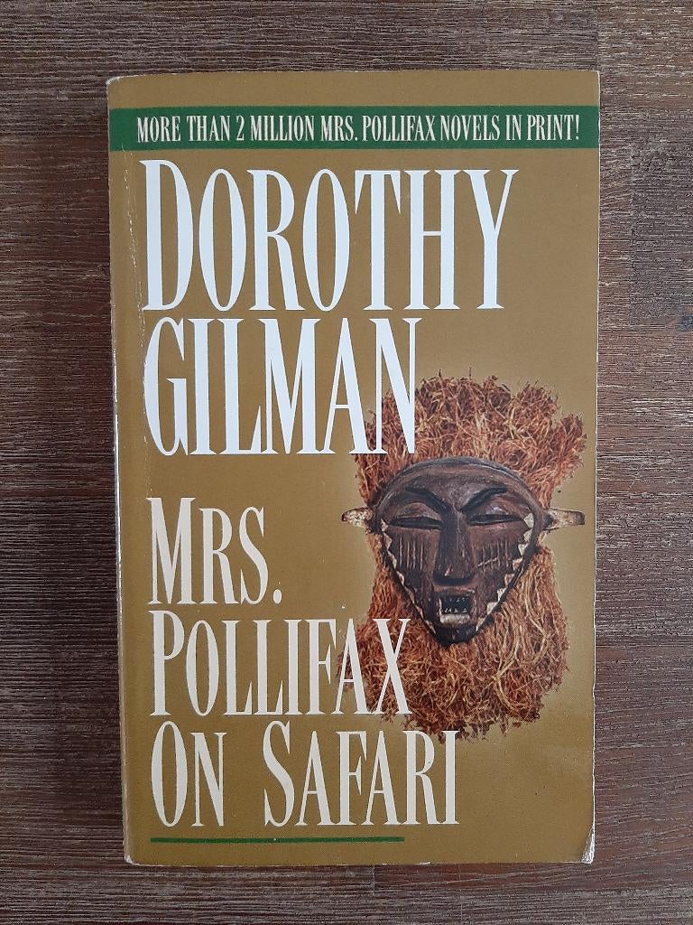 Dorothy Gilman - Mrs. Pollifax on Safari - Fawcett, Boeken, Ophalen of Verzenden, Gelezen