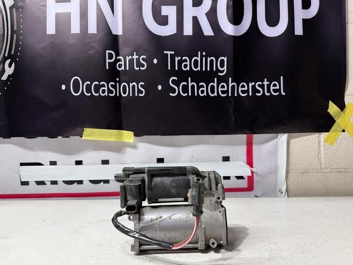 Mercedes-Benz C W205 luchtvering compressor, Auto-onderdelen, Ophanging en Onderstel, Gebruikt, Ophalen of Verzenden