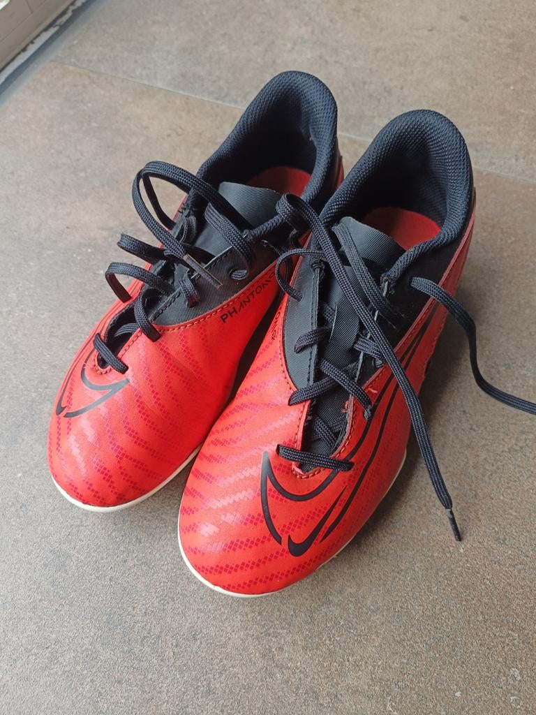 Korfbal veldschoenen maat 36,5 - 1 seizoen gedragen, Maat XS of kleiner, Ophalen, Zo goed als nieuw, Schoenen