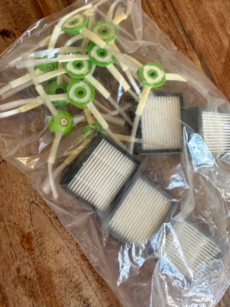Diverse filter irobot Roomba j7, Ophalen of Verzenden, Zo goed als nieuw, Robotstofzuiger