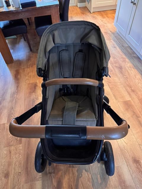 Dubatti Kinderwagen – Groen, compleet met accessoires!, Gebruikt, Verstelbare duwstang, Ophalen, Kinderwagen