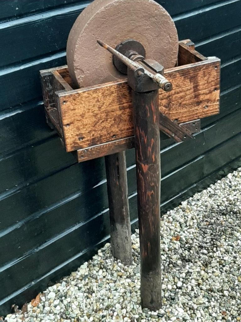 Slijpsteen antiek, Antiek en Kunst, Antiek | Gereedschap en Instrumenten, Ophalen