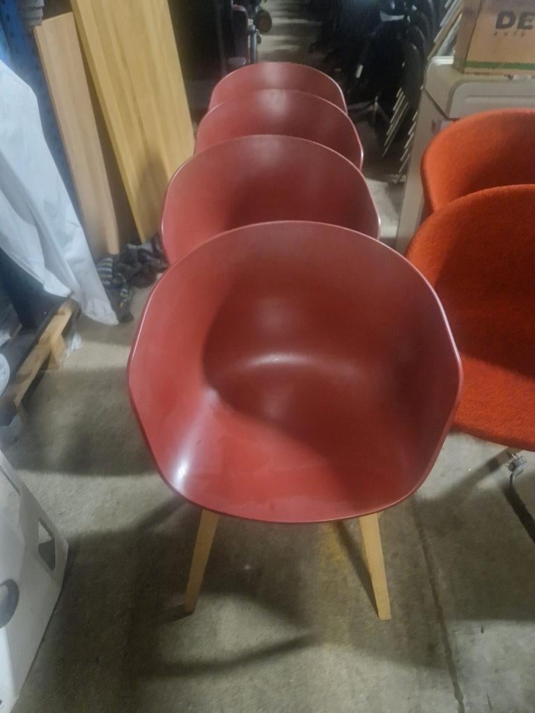 Hay Design stoelen AAC23 €100,= perstuk, Huis en Inrichting, Stoelen, Ophalen, Rood