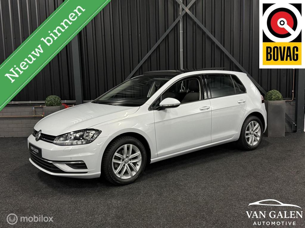 Volkswagen Golf 1.0 TSI Highline PANO|KEYLESS|LED|PARELMOER!, Auto's, 12 maanden, Gebruikt, 1137 kg, Wit