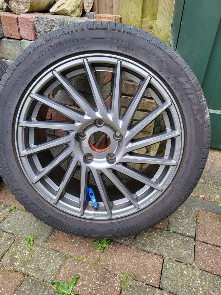 4 keskin velgen 18 inch met zomerbanden zgan 245/45R18, Auto-onderdelen, Banden en Velgen, Ophalen, 18 inch, 245 mm, Velg(en)