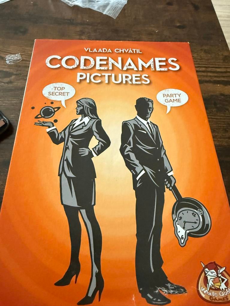 Codenames Pictures - Compleet en in goede staat, Hobby en Vrije tijd, Drie of vier spelers, Ophalen of Verzenden, Zo goed als nieuw