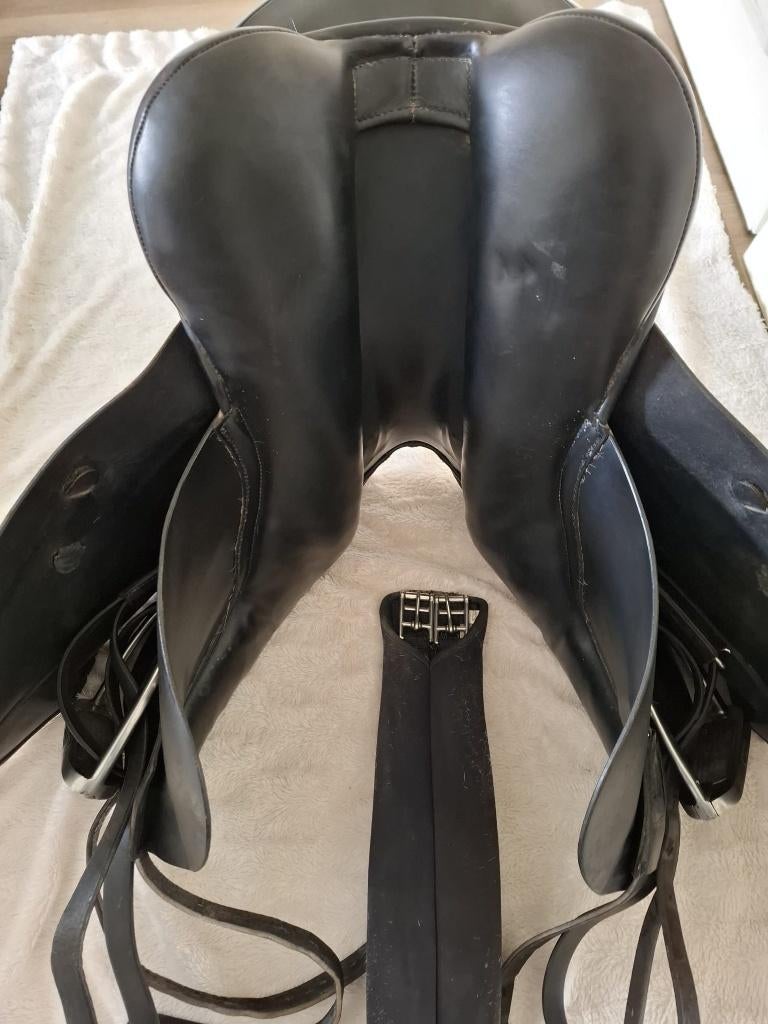 Dressuurzadel Ideal Suzannah 18 W, Ophalen, Gebruikt, Dressuur