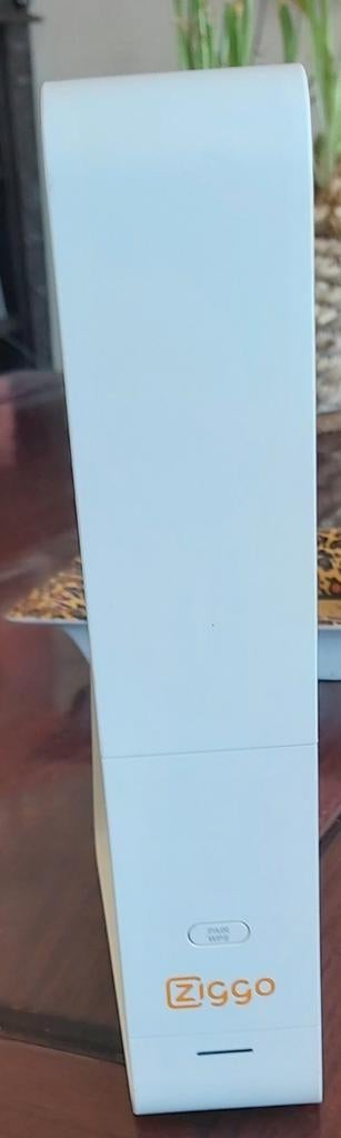 Ziggo Router met modem - Wit, Ophalen of Verzenden, Gebruikt, Router met modem, Ziggo