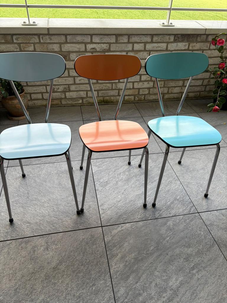 Set van 3 vintage jaren 60 stoelen - kleurrijk en stijlvol