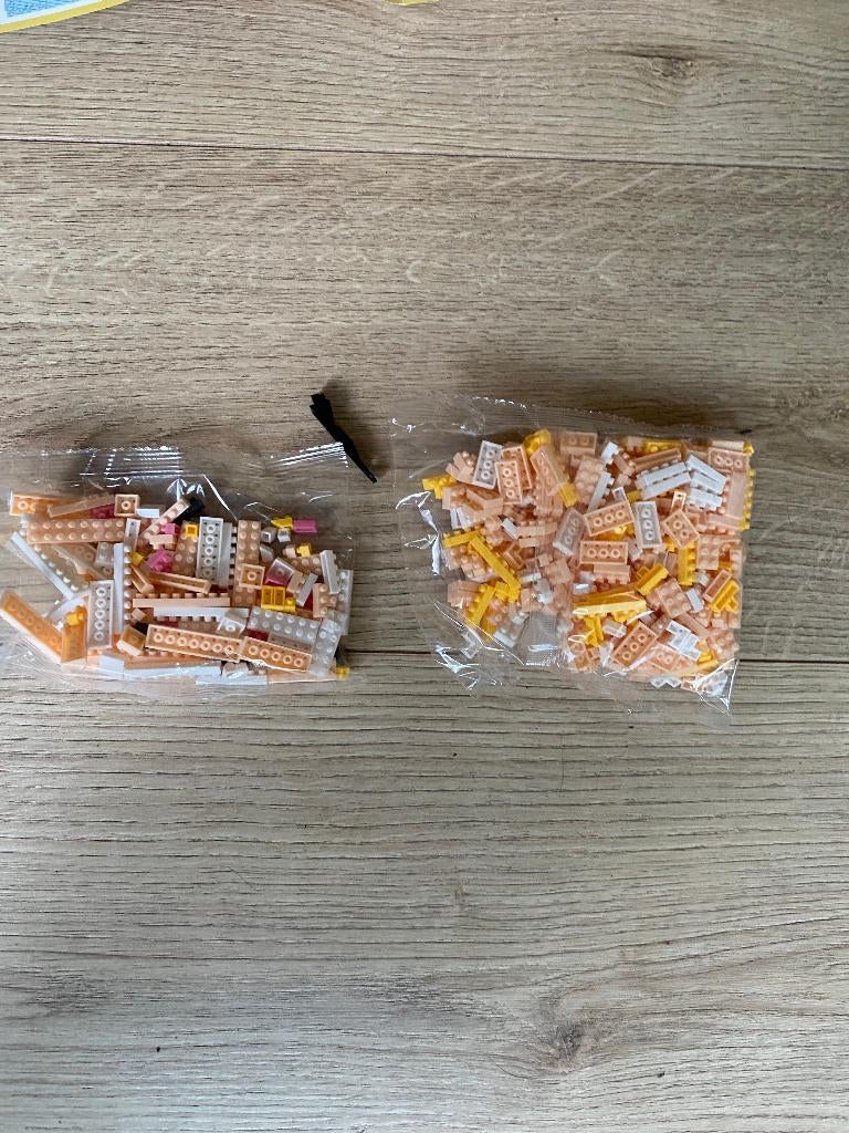 Mini bouwstenen  Hondje zittend, Kinderen en Baby's, Speelgoed | Bouwstenen, Ophalen of Verzenden, Zo goed als nieuw