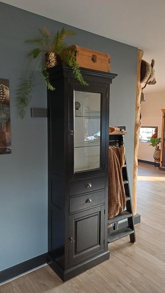 Zwarte smalle buffetkast, Huis en Inrichting, Kasten | Buffetkasten, Gebruikt, 200 cm of meer, 25 tot 50 cm, Ophalen