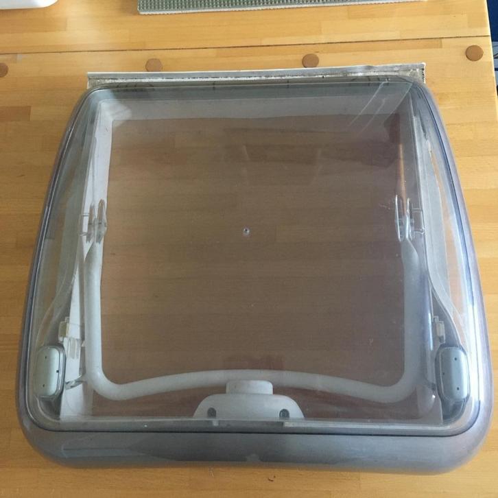 DOMETIC dakluik camper BG 1743 met horrengaas+verduistering, Caravans en Kamperen, Camper-accessoires, Zo goed als nieuw, Ophalen