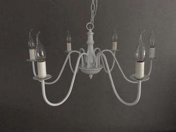 Witte metalen kroonluchter 6 - arms beschikbaar voor biedingen