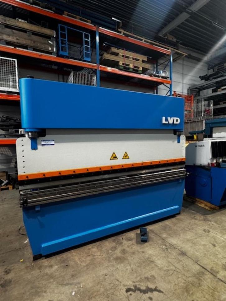 PLOOIBANK / KANTBANK LVD 3000 X 70 TON, Zakelijke goederen, Machines en Bouw | Metaalbewerking, Ophalen