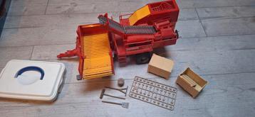 Bruder Grimme Aardappelrooier + Extra Aardappelen en spullen beschikbaar voor biedingen