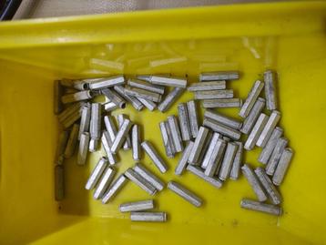 Kolom zeskant 5mm, 21mm lang beschikbaar voor biedingen