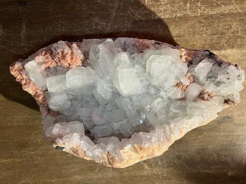 Apophyliet/stilbiet cluster (8) groot formaat top stuk!!, Verzamelen, Mineralen en Fossielen, Mineraal, Ophalen of Verzenden