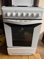 Oven en gasfornuis indesit, Witgoed en Apparatuur, Fornuizen, Zo goed als nieuw, Gas, 4 kookzones, Ophalen of Verzenden