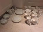 Porseleinen servies borden kommen kop en schotel en bekers, Huis en Inrichting, Ophalen of Verzenden, Zo goed als nieuw, Overige stijlen