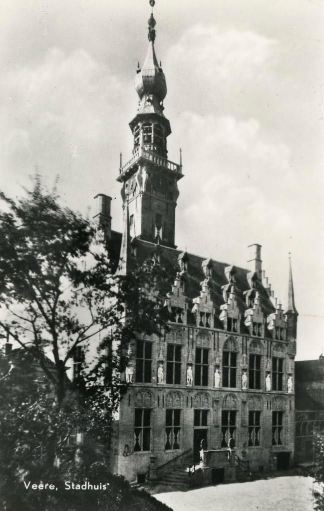 VEERE Stadhuis 1958, Verzamelen, Ansichtkaarten | Nederland, Gelopen, Zeeland, 1940 tot 1960, Verzenden
