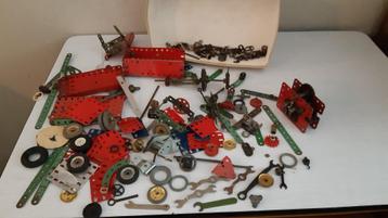 Oud Meccano jaren '50 + Meccano motor + deel Märklin motor beschikbaar voor biedingen