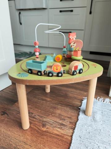 Houten Speeltafel met Activiteiten beschikbaar voor biedingen