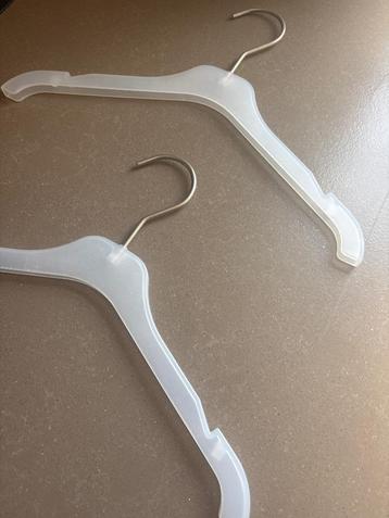 Kledinghangers 32 cm beschikbaar voor biedingen
