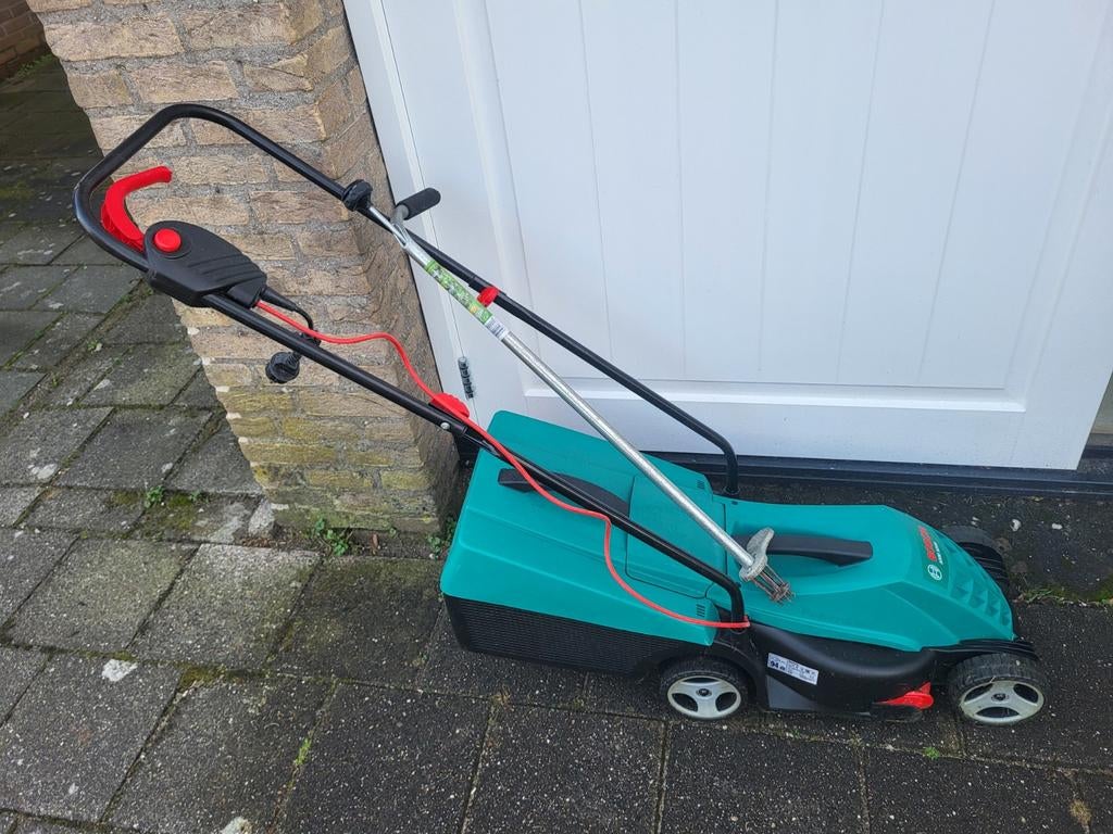 Bosch ARM 3200 grasmaaier - gebruikt, Gebruikt, Elektrische grasmaaier, Opvangbak, Ophalen of Verzenden