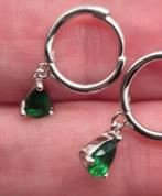 Kleine zilveren oorbellen groene steen, Verzenden, Zo goed als nieuw, Groen, Zilver