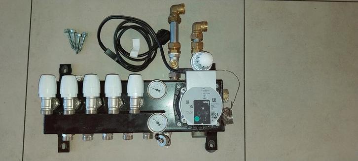 Vloerverwarming verdeler 5 groepen met Wilo pomp, Doe-het-zelf en Verbouw, Verwarming en Radiatoren, Zo goed als nieuw, Overige typen