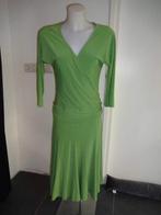 Joseph Ribkoff stretch jurk appeltjes groen opening rug, Maat 38/40 (M), Verzenden, Joseph Ribkoff, Zo goed als nieuw